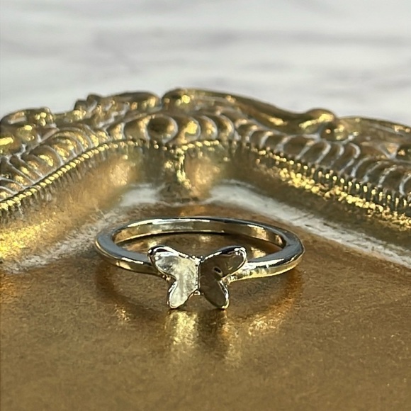 Butterfly Silver Ring - Picture 1 of 3